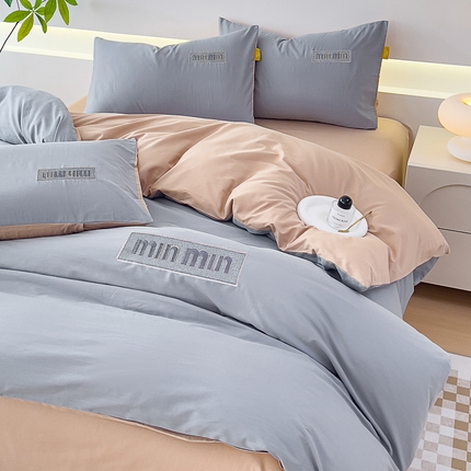 91家纺网 家纺一手货源 找家纺 KA家纺 2025春夏新品60S轻奢刺绣全棉四件套M款 M款灰卡其