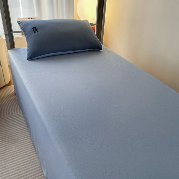 91家纺网 家纺一手货源 找家纺 米瑞娜2024水洗棉麻双拼纯色学生款四件套 雾蓝+淡蓝