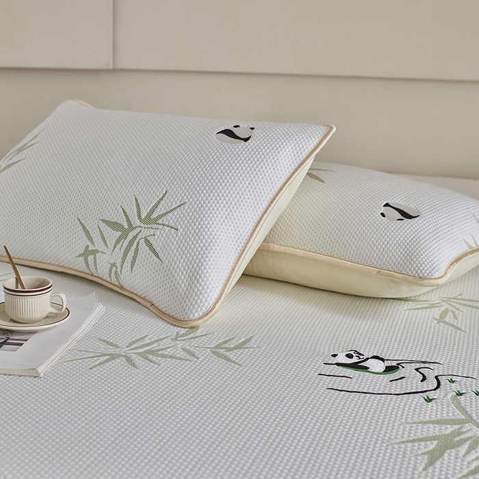 91家纺网 家纺一手货源 找家纺 千朵森 2024新款熊猫A类冰感丝床笠款凉席三件套 绿野仙踪-象牙白