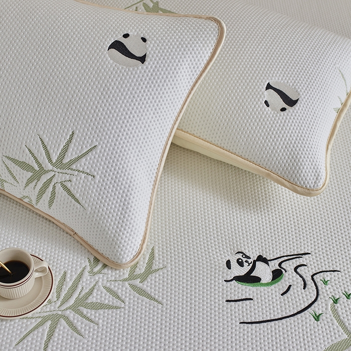 91家纺网 家纺一手货源 找家纺 千朵森 2024新款熊猫A类冰感丝床笠款凉席三件套 绿野仙踪-象牙白