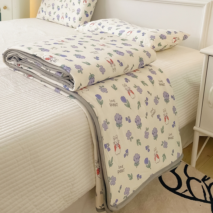 91家纺网 家纺一手货源 找家纺 米米儿家纺 2024新款A类针织棉夏被夏凉被被子被芯 花丛小兔