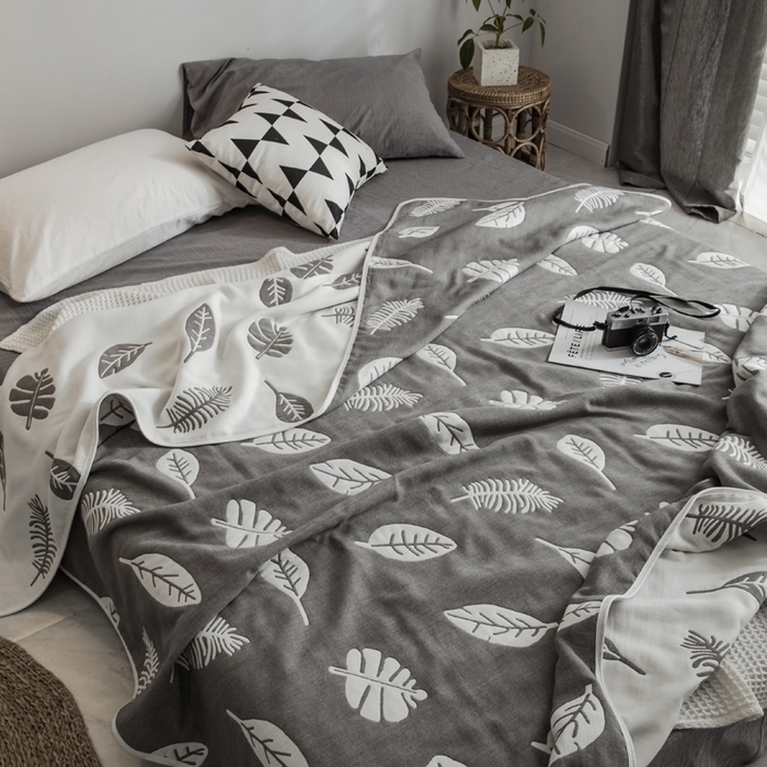 91家纺网 家纺一手货源 找家纺 朴尔 2024经典六层纱布全棉毛巾被系列 凉爽树叶灰