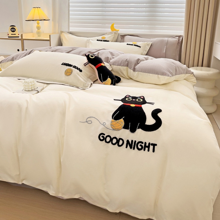 91家纺网 家纺一手货源 找家纺 娜娜 2024新款全棉亲肤舒适毛巾绣卡通系列四件套 可爱猫咪-奶昔白