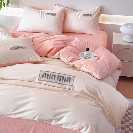 91家纺网 家纺一手货源 找家纺 KA家纺 2025春夏新品60S轻奢刺绣全棉四件套M款 M款奶昔粉