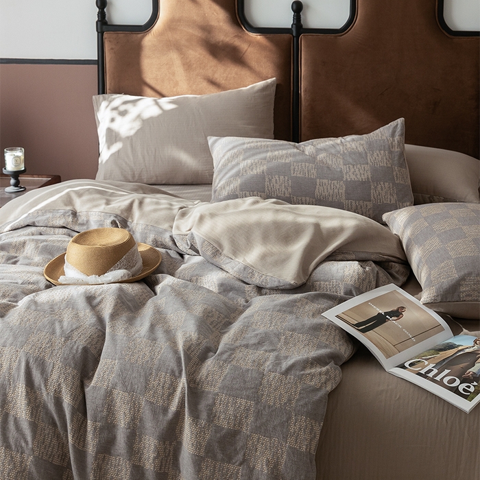 91家纺网 家纺一手货源 找家纺 棉邦 2024新款全棉色织工艺双层纱四件套 格高意远灰粽