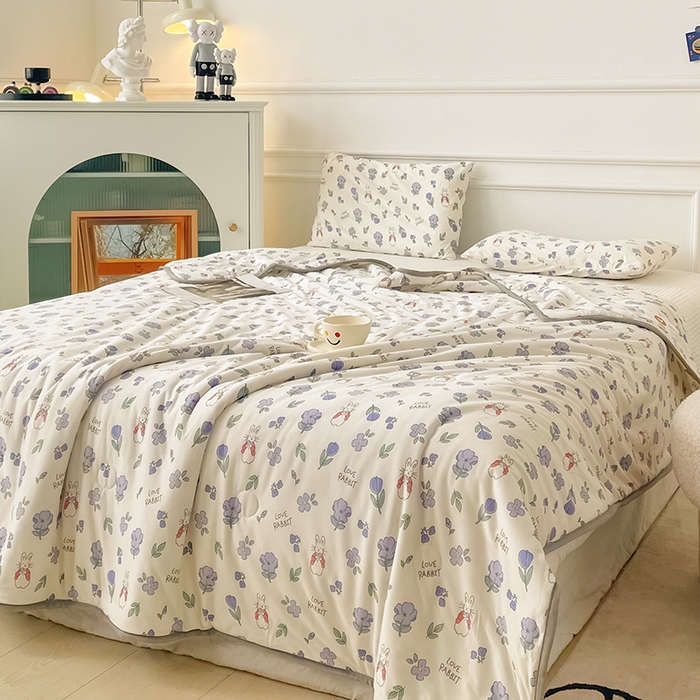 91家纺网 家纺一手货源 找家纺 米米儿家纺 2024新款A类针织棉夏被夏凉被被子被芯 花丛小兔