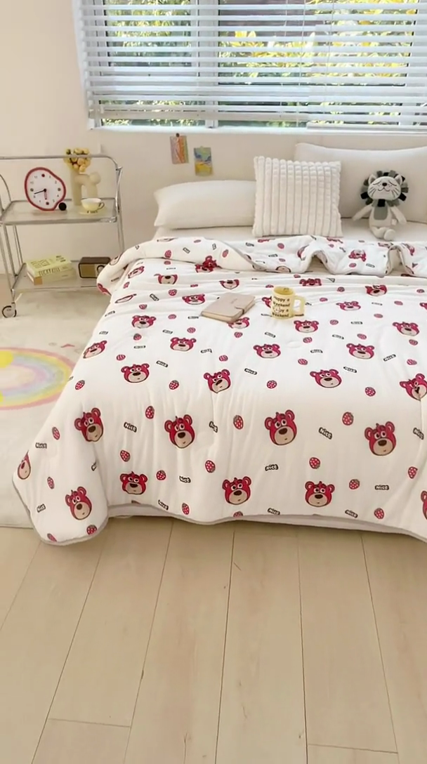 91家纺网 家纺一手货源 找家纺 米米儿家纺 2024新款A类针织棉夏被夏凉被被子被芯 草莓小熊