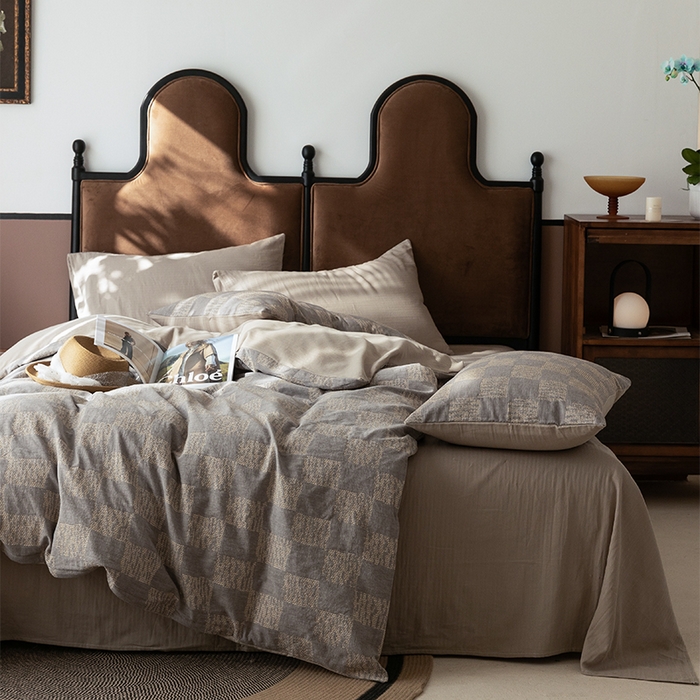 91家纺网 家纺一手货源 找家纺 棉邦 2024新款全棉色织工艺双层纱四件套 格高意远灰粽