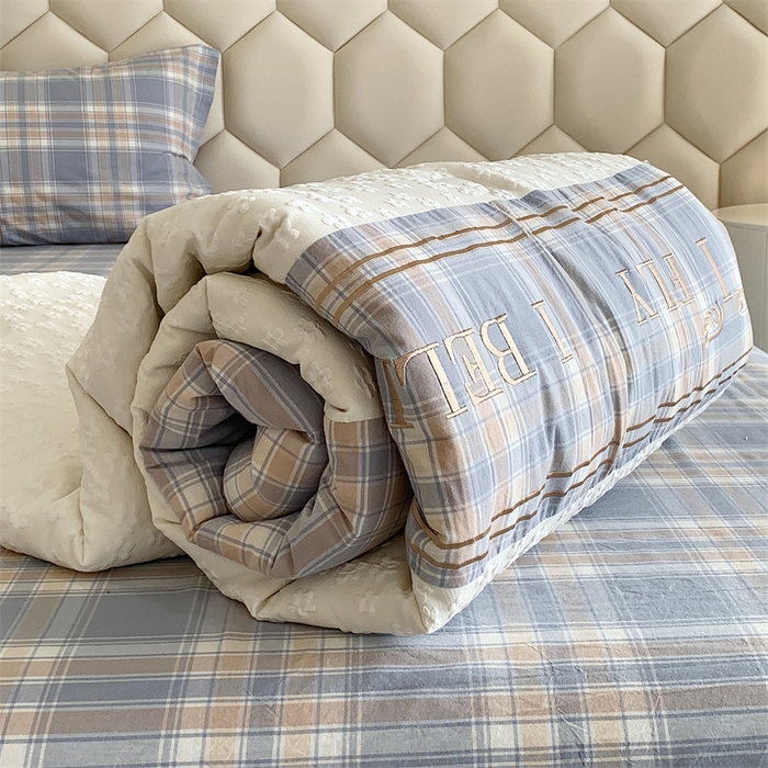 91家纺网 家纺一手货源 找家纺 换种生活 2024新款法式小香风全棉夏被四件套 艾莎