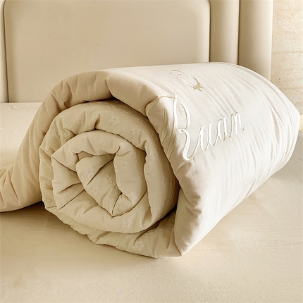 91家纺网 家纺一手货源 找家纺 换种生活 2024新款法式小清新全棉夏被四件套 奶昔白