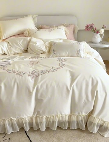 91家纺网 家纺一手货源 找家纺 嘉汀兰2024新款100S澳棉双股贡缎刺绣长绒棉六件套 奶白色