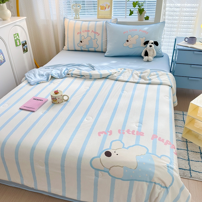 91家纺网 家纺一手货源 找家纺 星期八 2024新款针织棉夏被四件套 坚条狗狗蓝