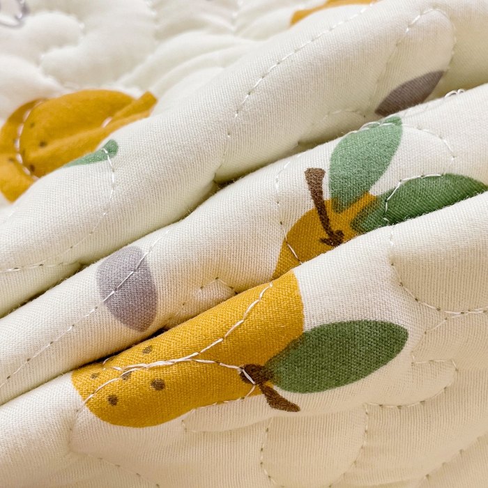 91家纺网 家纺一手货源 找家纺 纽缦家纺 2024水洗双层纱加厚加棉韩版床盖 小橘子