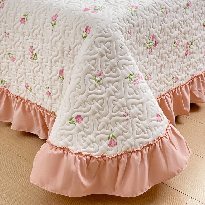 91家纺网 家纺一手货源 找家纺 纽缦家纺 2024水洗双层纱加厚加棉韩版床盖 甜酥少女