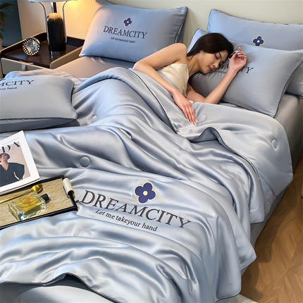 91家纺网 家纺一手货源 找家纺 （总）云棉坊 2025新款滚边水洗真丝刺绣夏被四件套-梵克系列