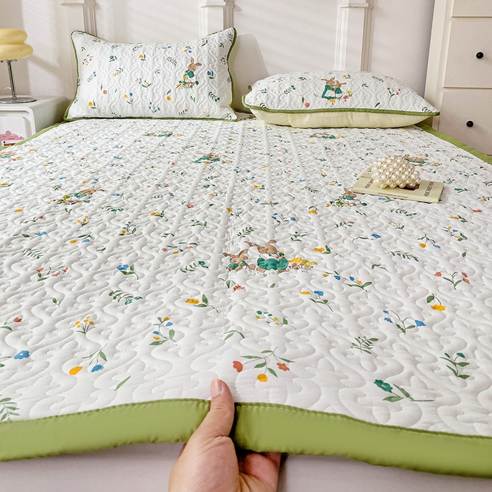 91家纺网 家纺一手货源 找家纺 纽缦家纺  水洗双层纱加厚加棉床垫 小兔堡