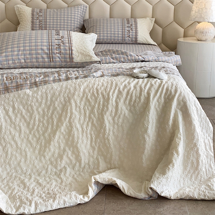 91家纺网 家纺一手货源 找家纺 换种生活 2024新款法式小香风全棉夏被四件套 新雨