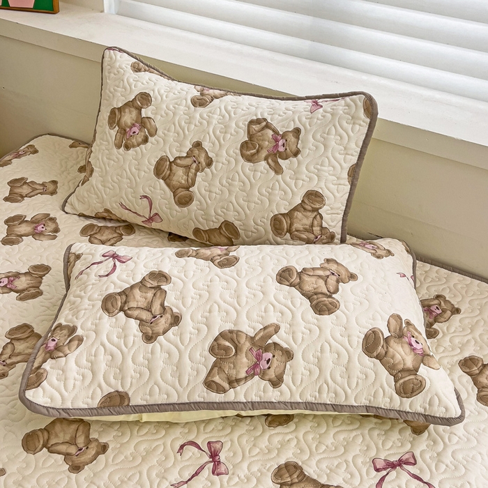 91家纺网 家纺一手货源 找家纺 纽缦家纺 水洗双层纱加厚加棉床笠-床垫保护套 童话小熊