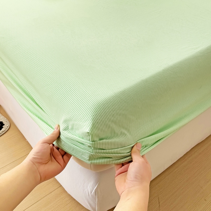 91家纺网 家纺一手货源 找家纺 纽缦家纺 2024素色无印风云朵棉单床笠 小绿条