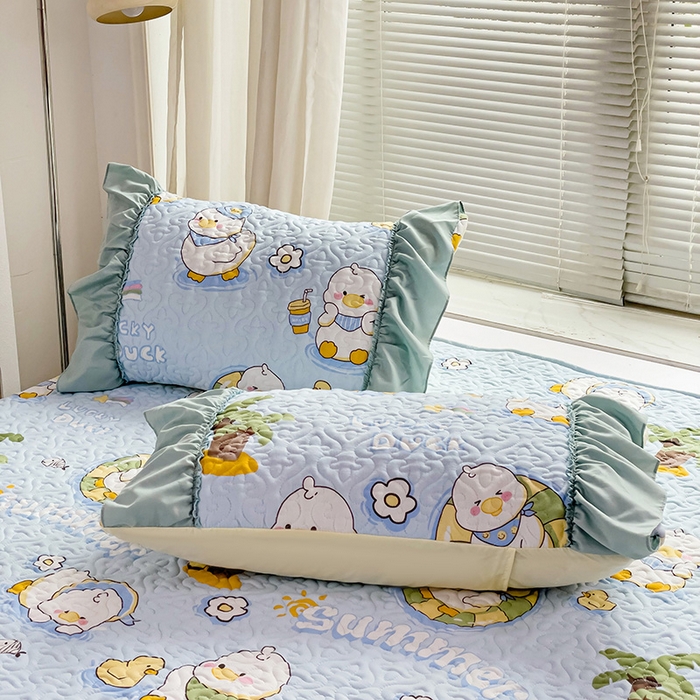 91家纺网 家纺一手货源 找家纺 纽缦家纺 2024水洗双层纱加厚加棉韩版床盖 蓝小鸭