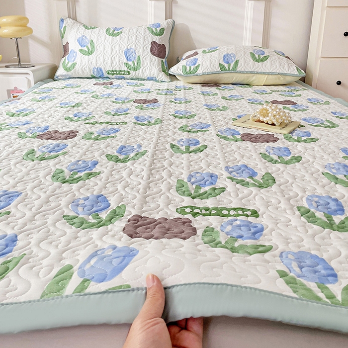 91家纺网 家纺一手货源 找家纺 纽缦家纺  水洗双层纱加厚加棉床垫 蓝海玫瑰