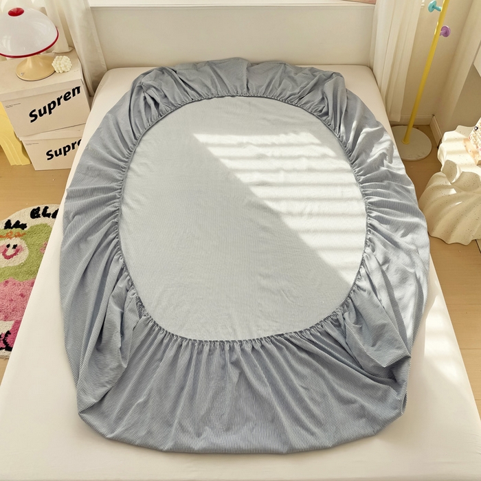 91家纺网 家纺一手货源 找家纺 纽缦家纺 2024素色无印风云朵棉单床笠 小蓝条