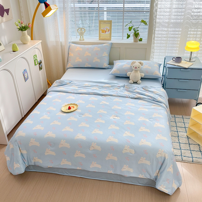 91家纺网 家纺一手货源 找家纺 星期八 2024新款针织棉夏被四件套 爱心免蓝