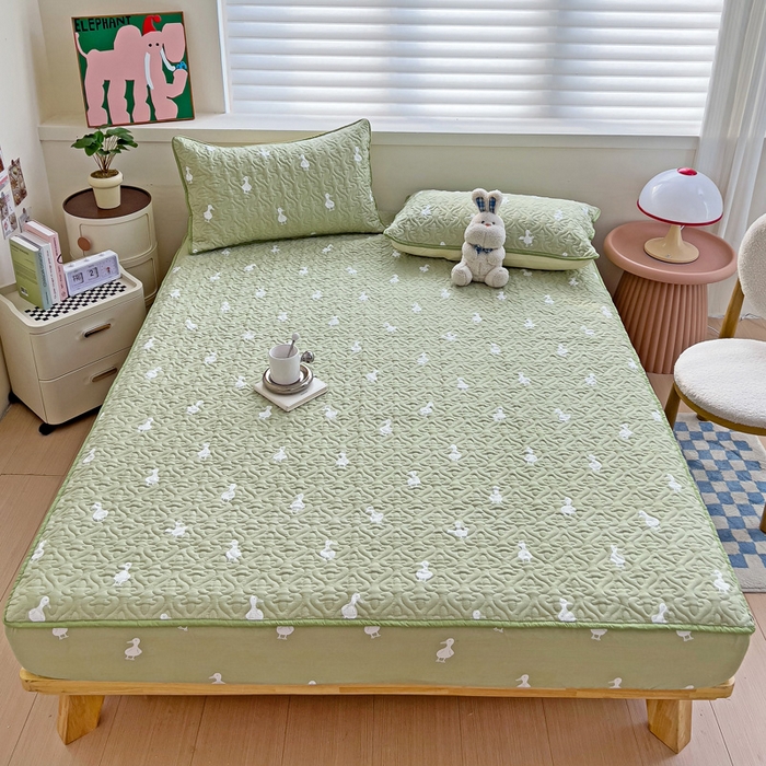 91家纺网 家纺一手货源 找家纺 纽缦家纺 水洗双层纱加厚加棉床笠-床垫保护套 小绿鸭