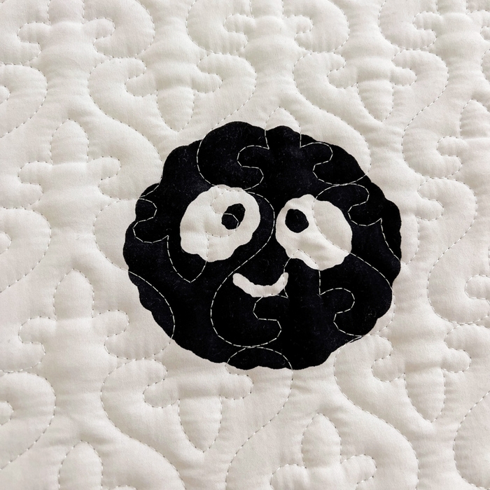 91家纺网 家纺一手货源 找家纺 纽缦家纺 水洗双层纱加厚加棉床笠-床垫保护套 小黑球