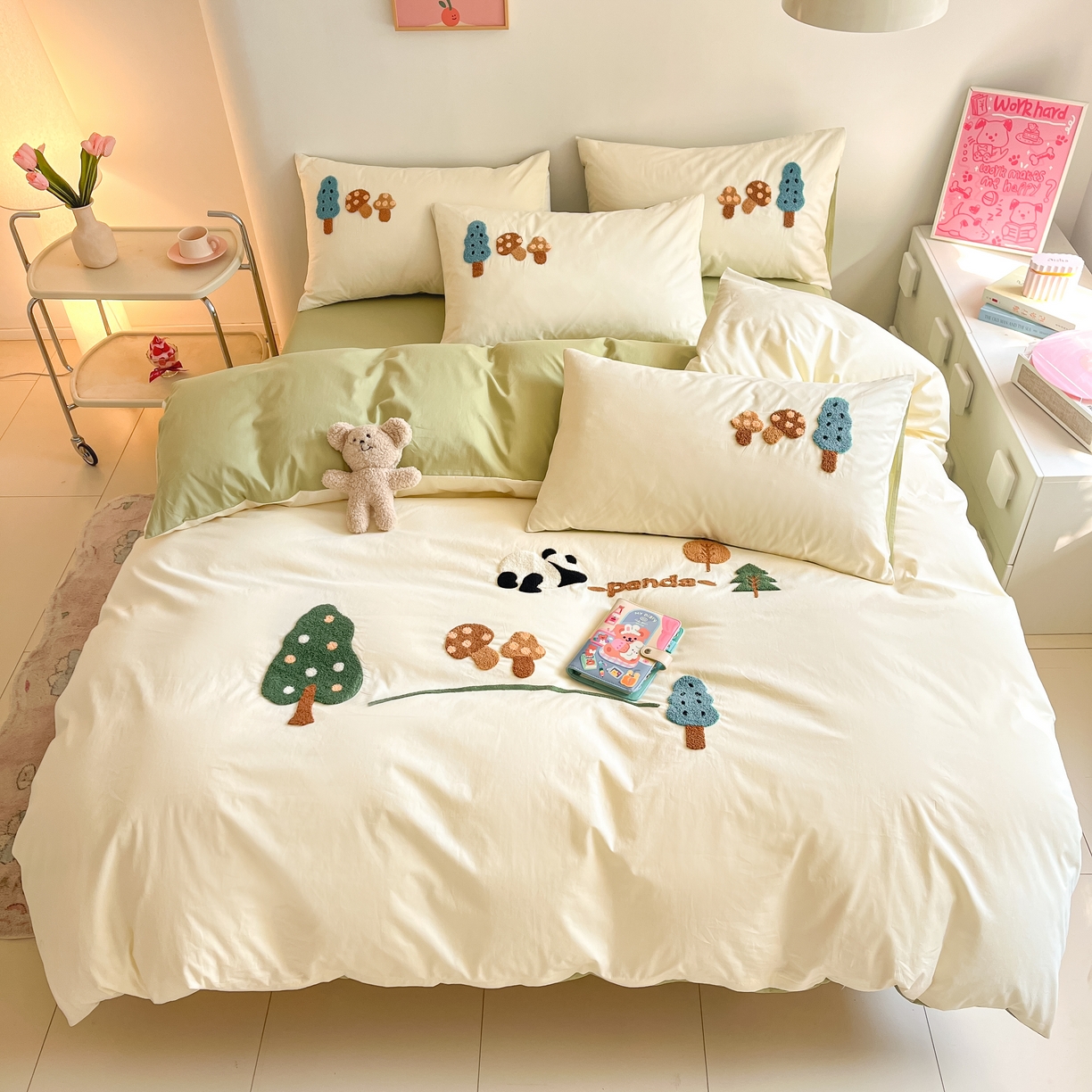 91家纺网 家纺一手货源 找家纺 琪格格2024新款纯棉毛巾绣四件套 森林熊猫