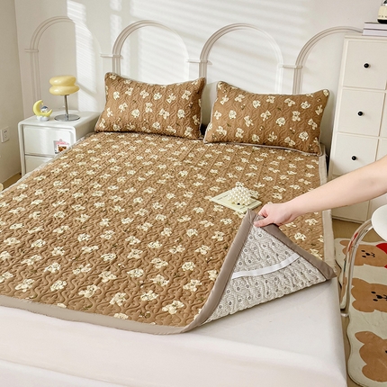 纽缦家纺  水洗双层纱加厚加棉床垫 捉迷藏