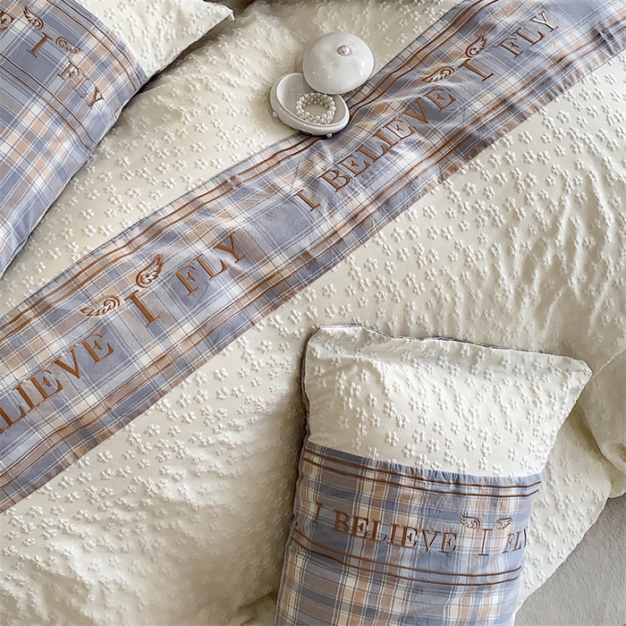 91家纺网 家纺一手货源 找家纺 换种生活 2024新款法式小香风全棉夏被四件套 艾莎