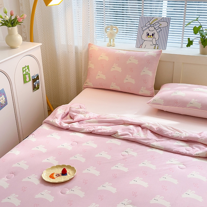 91家纺网 家纺一手货源 找家纺 星期八 2024新款针织棉夏被四件套 爱心免粉