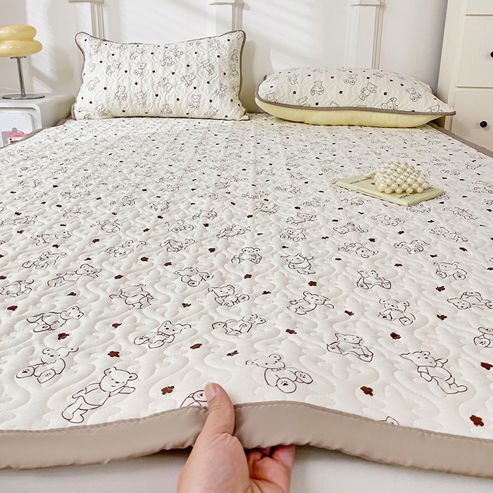 91家纺网 家纺一手货源 找家纺 纽缦家纺  水洗双层纱加厚加棉床垫 小熊院长