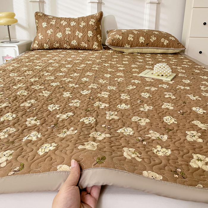 91家纺网 家纺一手货源 找家纺 纽缦家纺  水洗双层纱加厚加棉床垫 捉迷藏