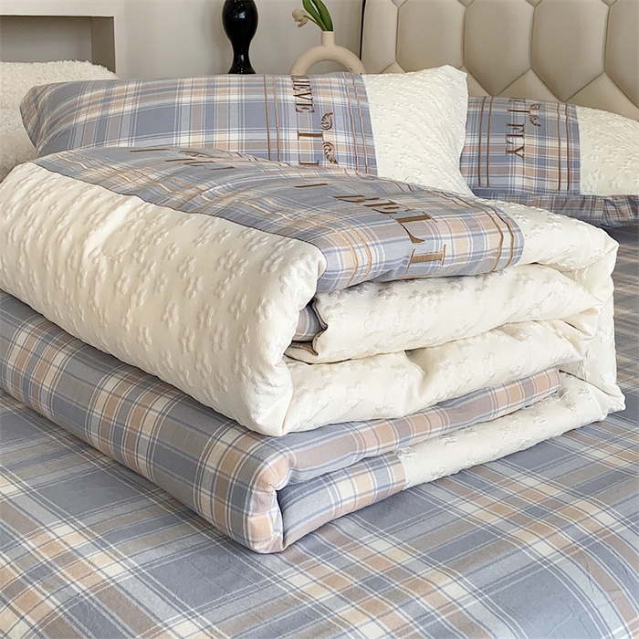 91家纺网 家纺一手货源 找家纺 换种生活 2024新款法式小香风全棉夏被四件套 艾莎