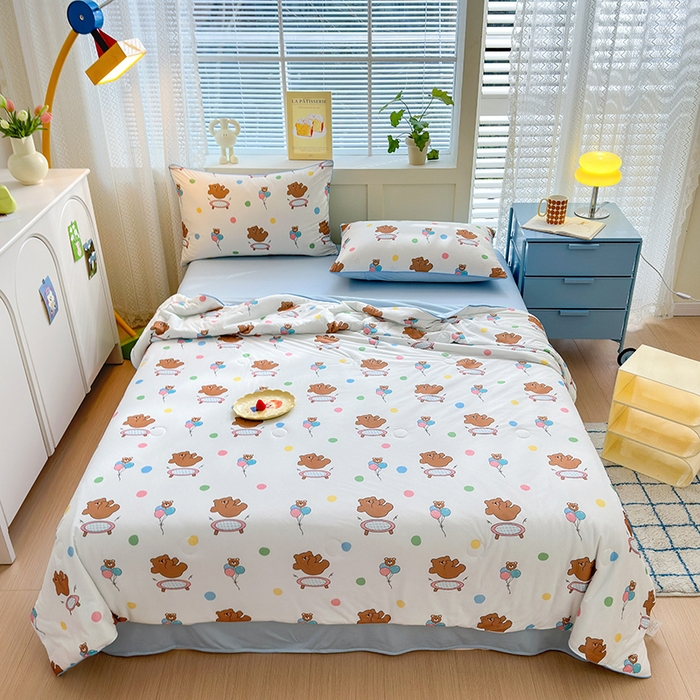 91家纺网 家纺一手货源 找家纺 星期八 2024新款针织棉夏被四件套 波点熊