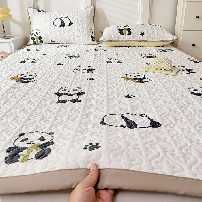 91家纺网 家纺一手货源 找家纺 纽缦家纺  水洗双层纱加厚加棉床垫 小熊猫