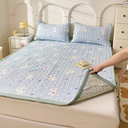 纽缦家纺  水洗双层纱加厚加棉床垫 嗨皮兔
