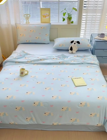 91家纺网 家纺一手货源 找家纺 星期八 2024新款针织棉夏被四件套 蝴蝶结狗狗蓝