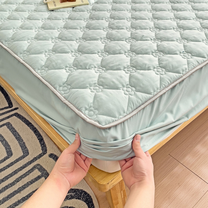 91家纺网 家纺一手货源 找家纺 纽缦家纺 2024云朵棉亲肤加厚加棉床笠 纯色天蓝