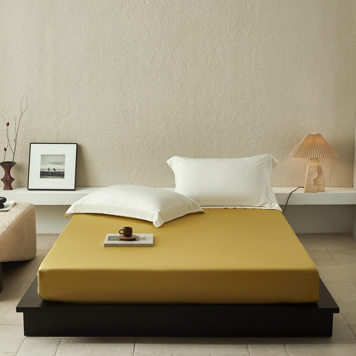 91家纺网 家纺一手货源 找家纺 鹿班家居 2024新款100S长绒棉纯色单品床笠（场景二） 月荣黄