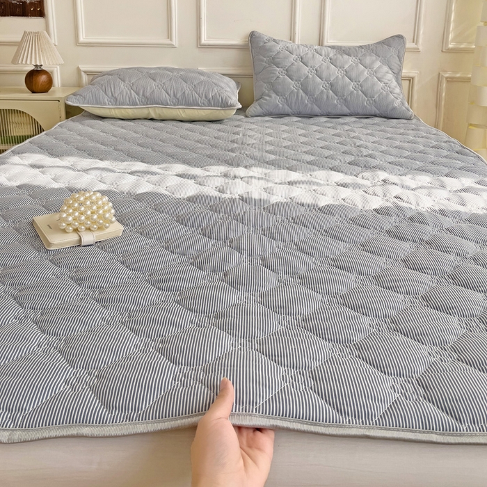 91家纺网 家纺一手货源 找家纺 纽缦家纺 2024云朵棉加厚加棉床垫 小蓝条