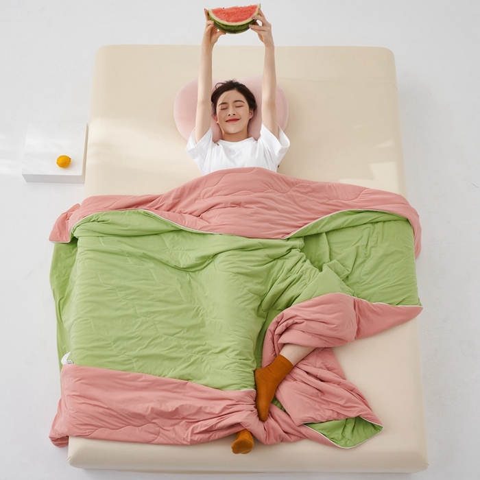 91家纺网 家纺一手货源 找家纺 慕尚家纺 2025新款凉感丝瓜瓜被 西瓜红