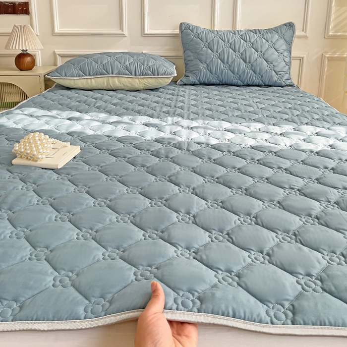 91家纺网 家纺一手货源 找家纺 纽缦家纺 2024云朵棉加厚加棉床垫 纯色藏青