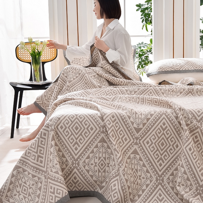 91家纺网 家纺一手货源 找家纺 米奈 2024新款A类抗菌全棉三层纱提花多功能盖毯（有质检报告） 北欧风情