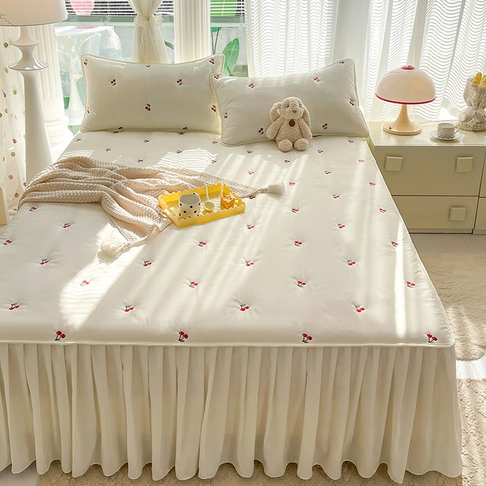 91家纺网 家纺一手货源 找家纺 （总）美达家纺2025新品纯色刺绣水洗棉夹棉床裙