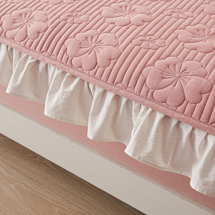 91家纺网 家纺一手货源 找家纺 3C 2024新款全棉大豆夹棉唯美花边床笠 格调粉