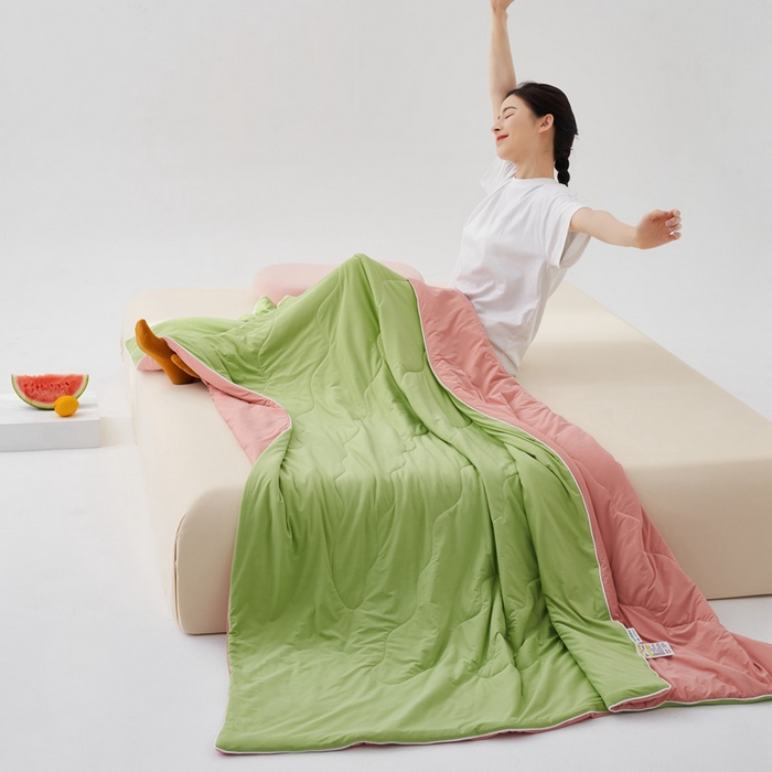 91家纺网 家纺一手货源 找家纺 慕尚家纺 2025新款凉感丝瓜瓜被 西瓜红