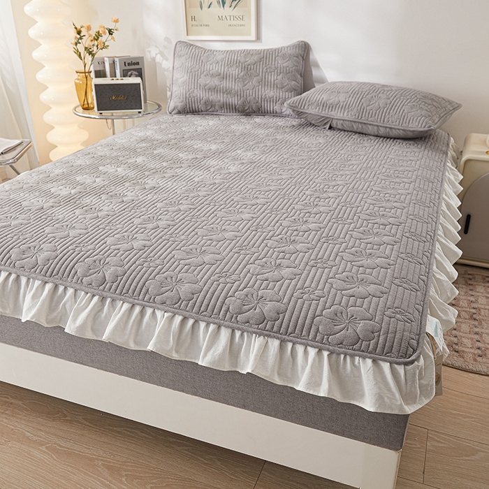 91家纺网 家纺一手货源 找家纺 3C 2024新款全棉大豆夹棉唯美花边床笠 星灰色